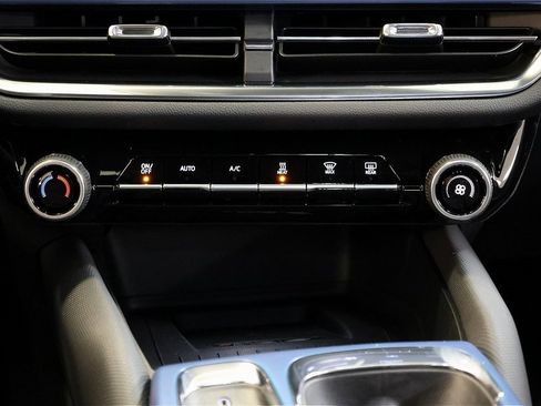 New 2026 Chevrolet Equinox EV LT image 12