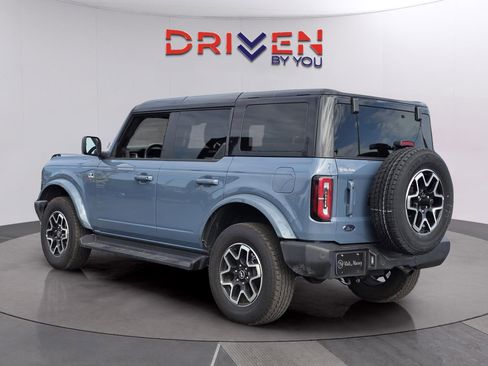 Used 2025 Ford Bronco Outer Banks AWD/4WD image 3