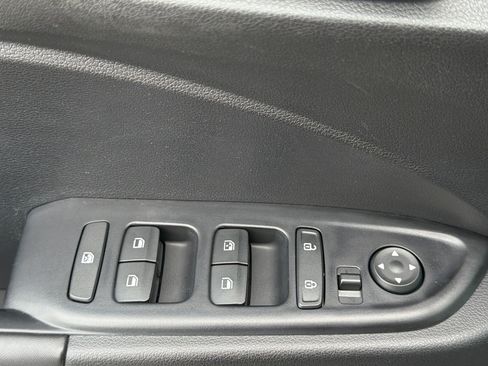 Used 2022 Hyundai Venue Limited w/ Cargo Package FWD image 16