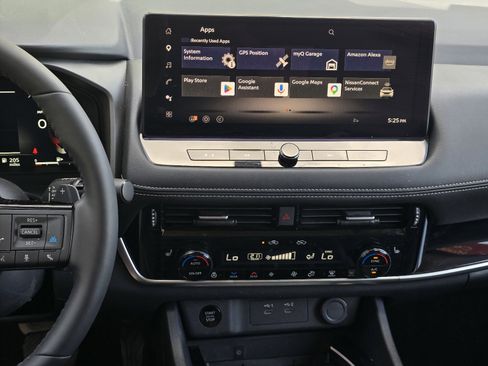 Certified 2025 Nissan Rogue SL w/ Tech Package FWD image 16