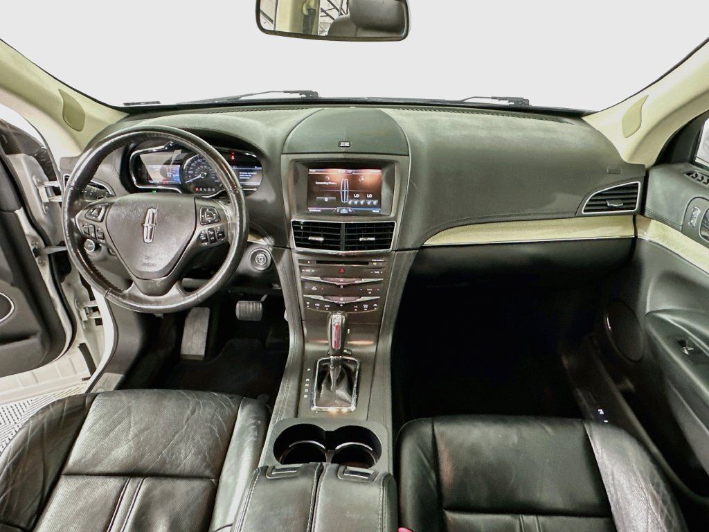 Used 2014 Lincoln MKT AWD w/ Equipment Group 201A image 3
