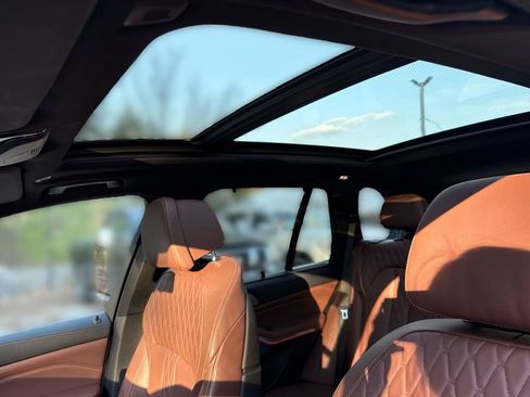 Used 2020 BMW X5 xDrive50i w/ Executive Package image 16