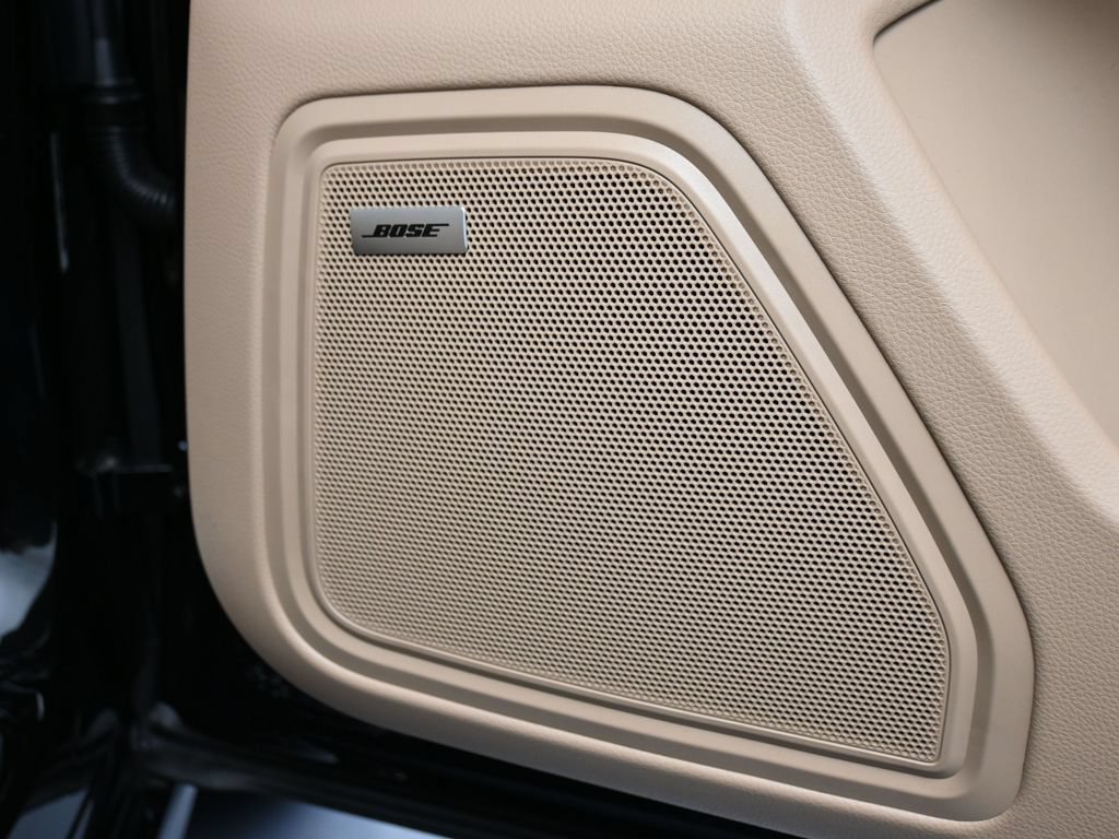 Certified 2026 Porsche Macan AWD/4WD image 30