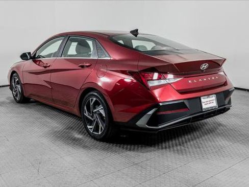 Used 2025 Hyundai Elantra SEL FWD image 6