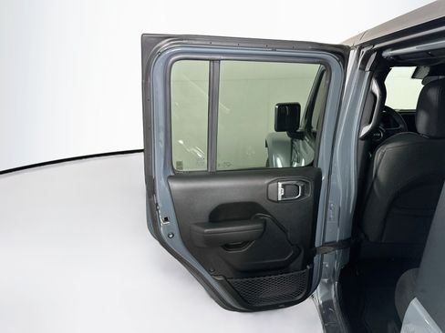 Used 2024 Jeep Wrangler Unlimited AWD/4WD image 25