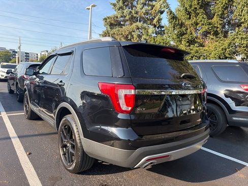 Used 2016 Ford Explorer XLT w/ Equipment Group 202A AWD/4WD image 2