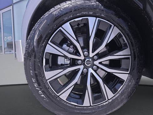 Certified 2025 Volvo XC60 B5 Core AWD/4WD image 43