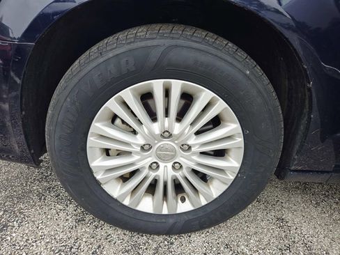 Used 2014 Chrysler Town & Country Touring-L FWD image 16