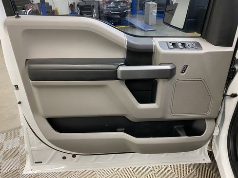 Used 2017 Ford F150 XLT image 14