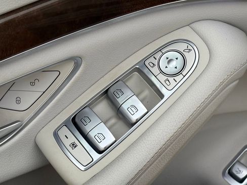 Used 2015 Mercedes-Benz S 550 Sedan image 29