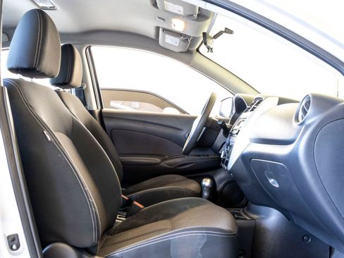 Used 2016 Nissan Versa SV image 27