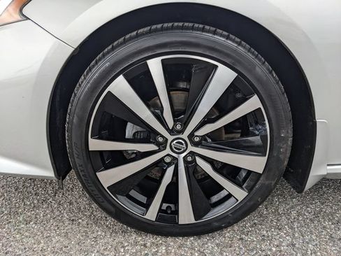 Used 2019 Nissan Altima 2.5 SR w/ SR Premium Package FWD image 10