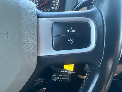 Used 2011 RAM 1500 Classic SLT w/ Luxury Group AWD/4WD image 48