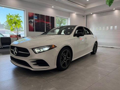 Used 2022 Mercedes-Benz A 220 4MATIC w/ AMG Line image 4