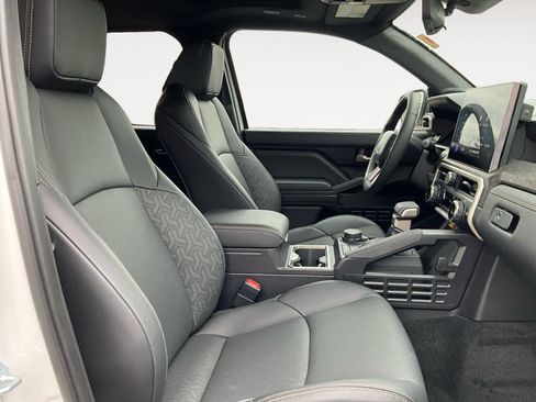 Used 2025 Toyota Tacoma Limited image 17