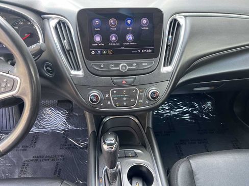 Used 2019 Chevrolet Malibu LT w/ Leather Package FWD image 13