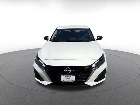 Used 2025 Nissan Altima 2.5 SV FWD image 4