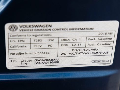 Used 2016 Volkswagen Golf S FWD image 34