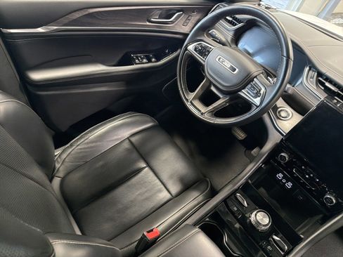 Used 2022 Jeep Grand Cherokee L Overland w/ Advanced Protech Group III AWD/4WD image 9