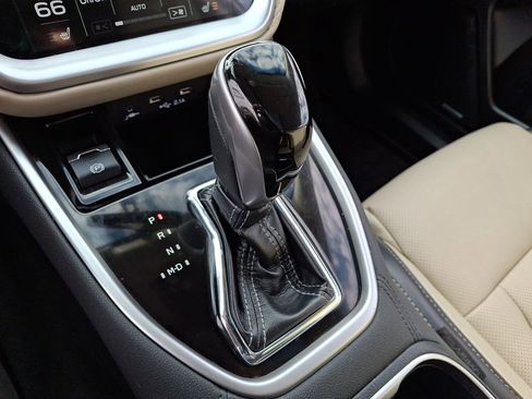 Used 2020 Subaru Outback Limited image 16