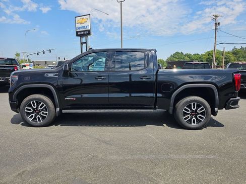 Used 2024 GMC Sierra 1500 AT4 w/ Technology Package AWD/4WD image 6