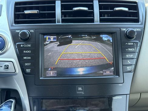 Used 2013 Toyota Prius V Five image 22