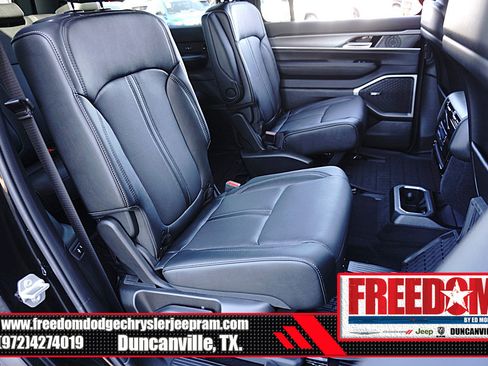 New 2025 Jeep Wagoneer Series II image 18