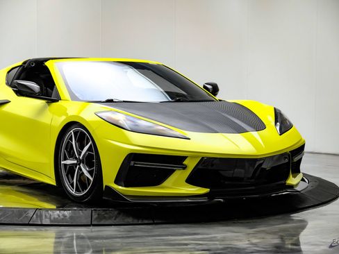 Used 2021 Chevrolet Corvette Stingray Premium Cpe w/ Z51 Performance Package RWD image 32