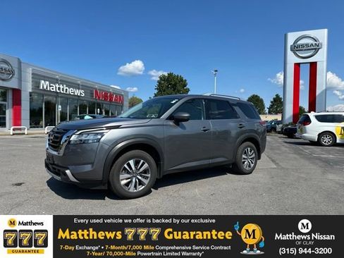 Used 2023 Nissan Pathfinder SL AWD/4WD image 1