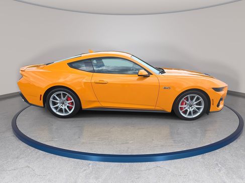 Used 2026 Ford Mustang GT Premium RWD image 4
