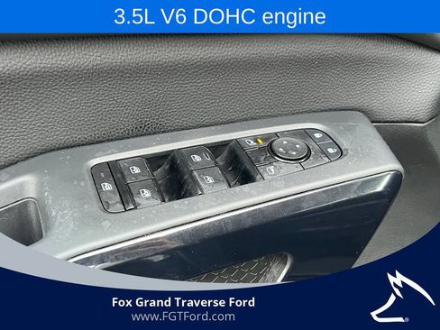 Used 2025 Nissan Pathfinder SV AWD/4WD image 15