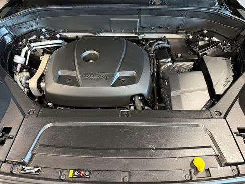 Used 2016 Volvo XC90 T6 Momentum w/ Momentum Plus Package AWD/4WD image 24