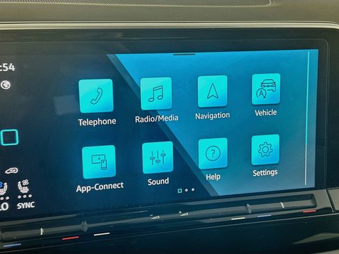 Used 2025 Volkswagen Atlas SE FWD image 21