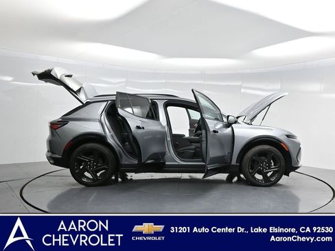 New 2025 Chevrolet Equinox EV RS image 3