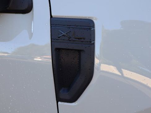 New 2025 Ford Maverick XL w/ Equipment Group 101A image 19