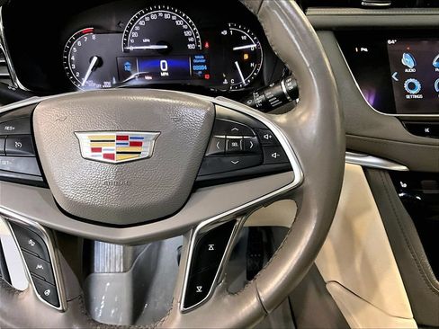 Used 2017 Cadillac XT5 Luxury w/ Driver Awareness Package AWD/4WD image 25