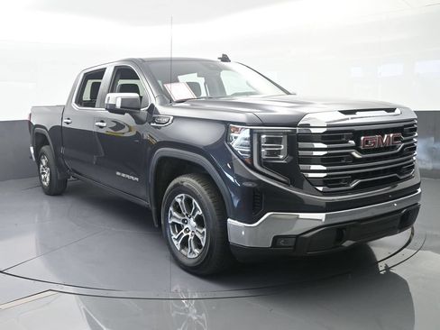 Used 2025 GMC Sierra 1500 SLT RWD image 9