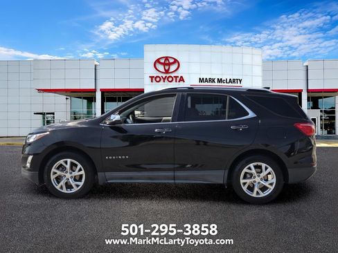 Used 2018 Chevrolet Equinox Premier FWD image 2