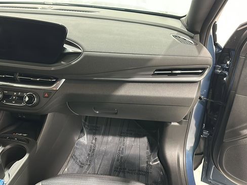 Used 2024 Buick Envista Preferred w/ Convenience I Package image 25