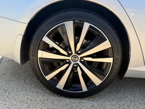 Used 2019 Nissan Altima 2.5 SR FWD image 10