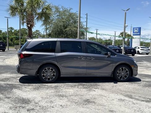 New 2026 Honda Odyssey Touring image 5