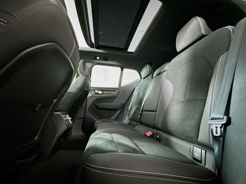 Certified 2023 Volvo XC40 B5 Plus w/ Climate Package image 23