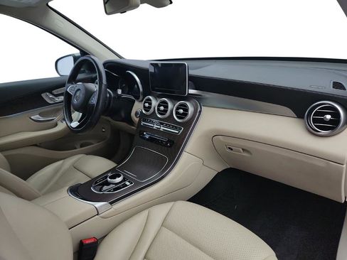 Used 2019 Mercedes-Benz GLC 300 4MATIC image 33