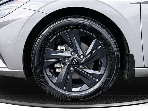 Used 2022 Hyundai Elantra SEL w/ Winter Weather Package image 31