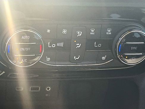 Used 2023 Buick Encore GX Select w/ Safety Package II image 15