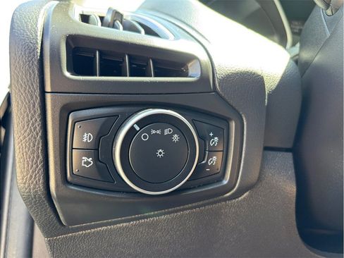 Used 2015 Ford Focus Titanium FWD image 28