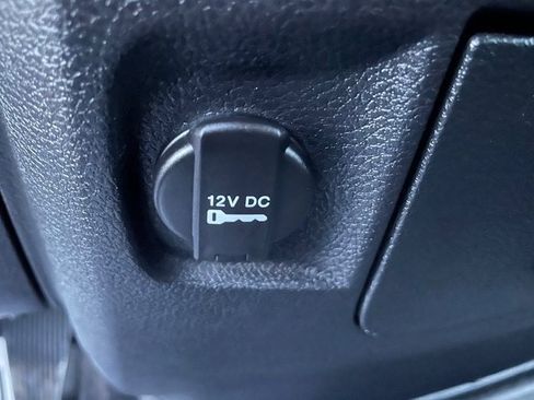 Used 2017 RAM 2500 SLT image 22