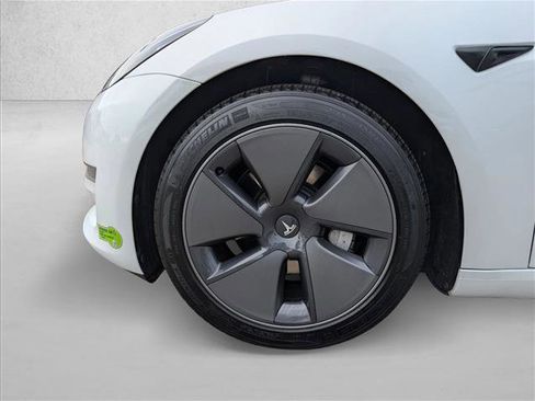 Used 2023 Tesla Model 3 Standard Range image 19