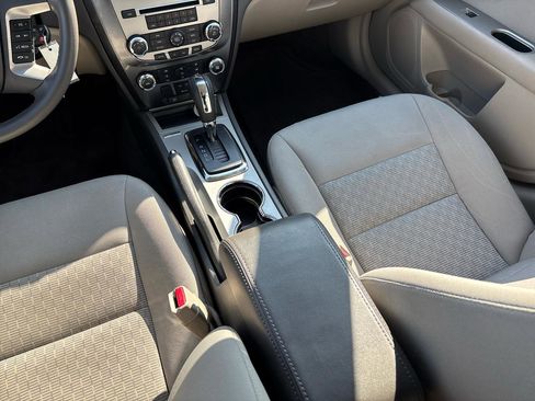Used 2011 Ford Fusion SEL image 16