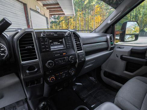 Used 2017 Ford F250 XLT image 20